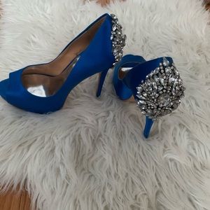 Badgley Mischka Blue Kiara Embellished Peep Toe S7